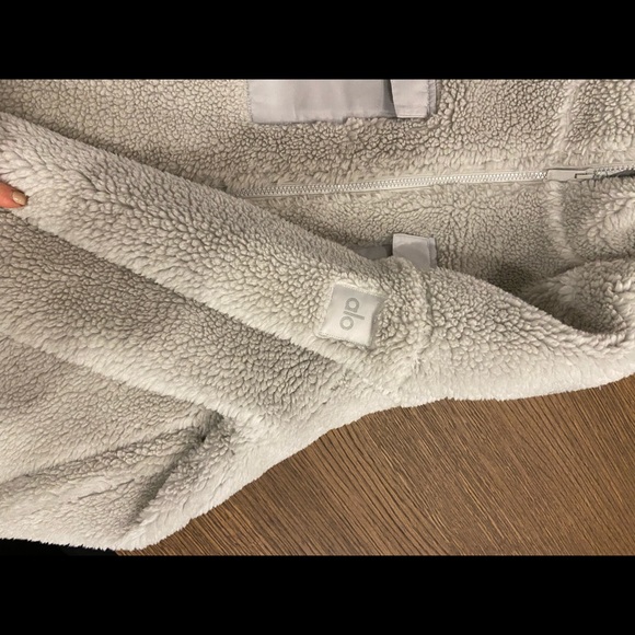 Alo yoga sherpa jacket XS - Picture 4 of 5